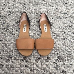 Steve Madden Brown and Black Flats
